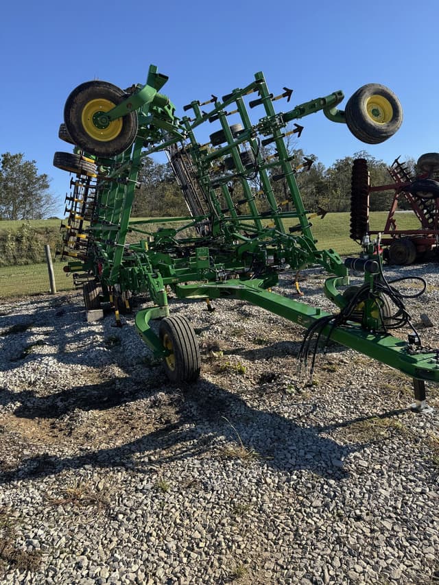 Image of John Deere 2230FH equipment image 2