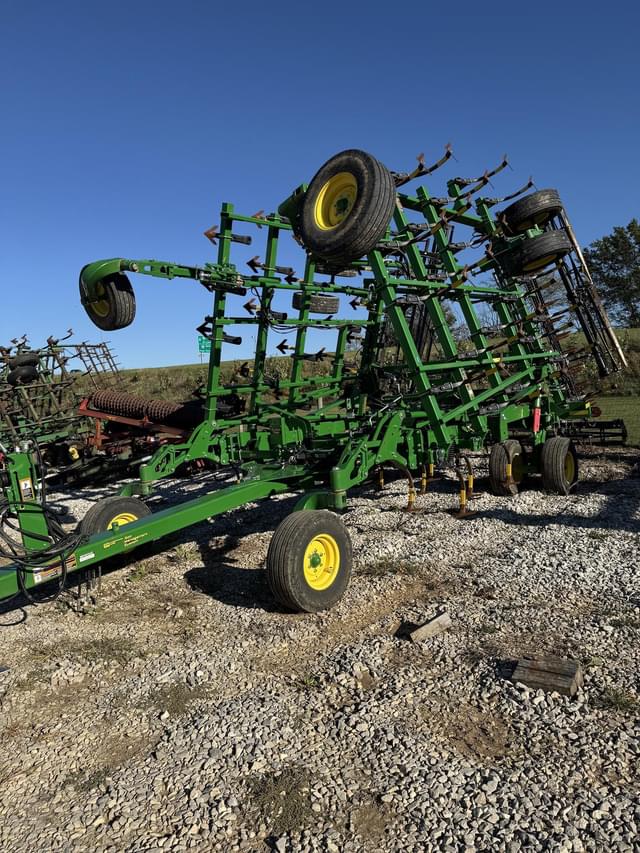 Image of John Deere 2230FH equipment image 3