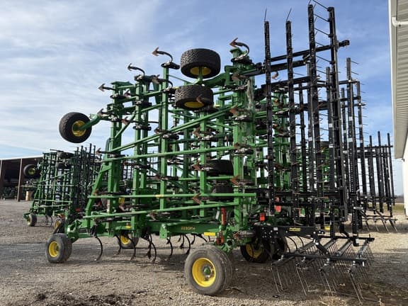 Image of John Deere 2230FH equipment image 4