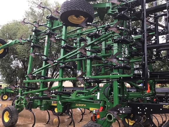Image of John Deere 2230FH equipment image 3