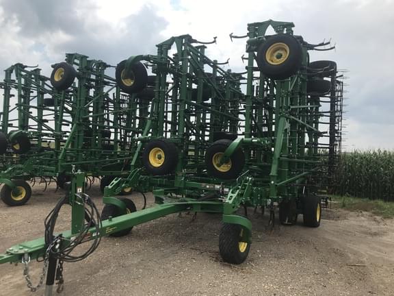 Image of John Deere 2230FH equipment image 2