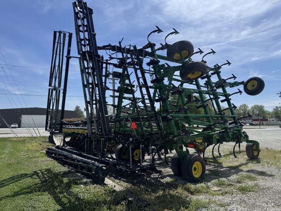 Image of John Deere 2230FH equipment image 4