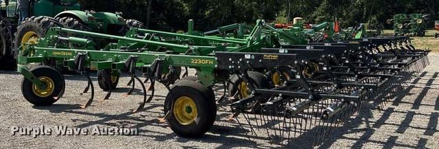 Image of John Deere 2230FH equipment image 4