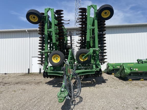 Image of John Deere 2330 equipment image 2