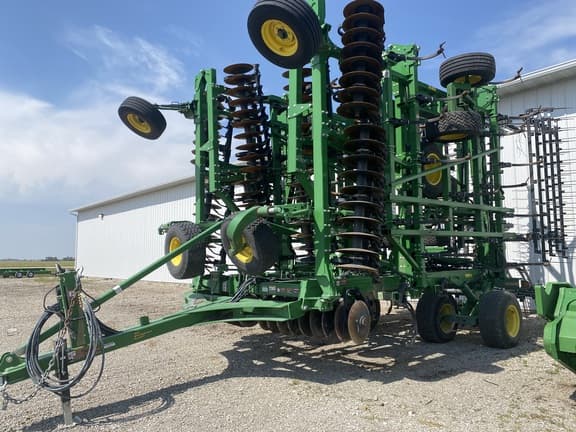 Image of John Deere 2330 equipment image 1