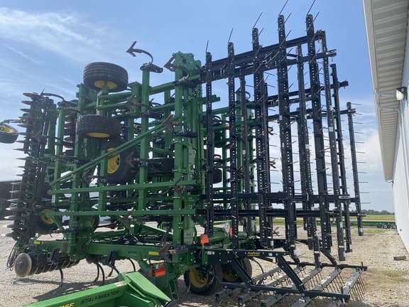 Image of John Deere 2330 equipment image 3