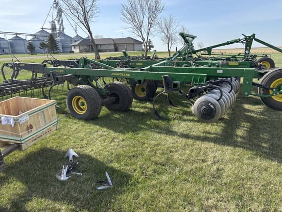 Image of John Deere 2330 equipment image 1