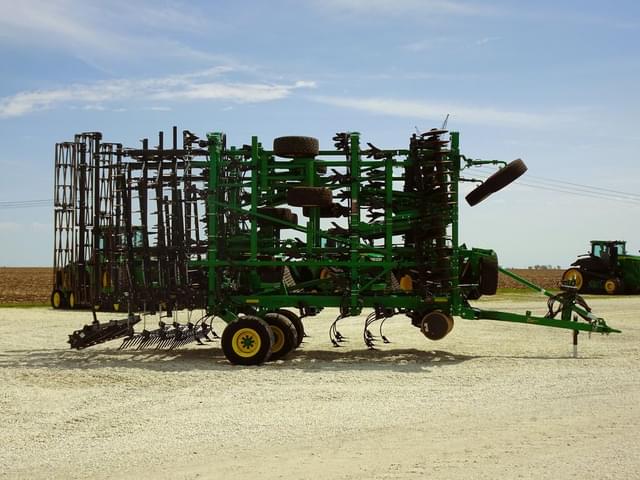 Image of John Deere 2330 equipment image 3