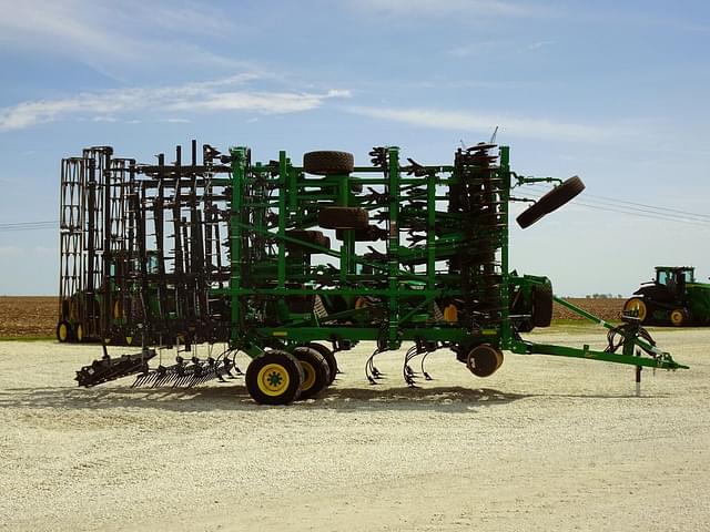 Image of John Deere 2330 equipment image 3