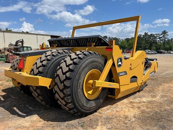 Image of John Deere 2412DE equipment image 2