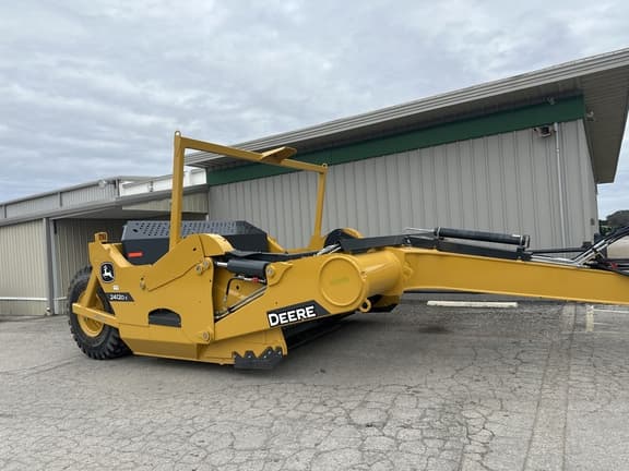 Image of John Deere 2412DE equipment image 3