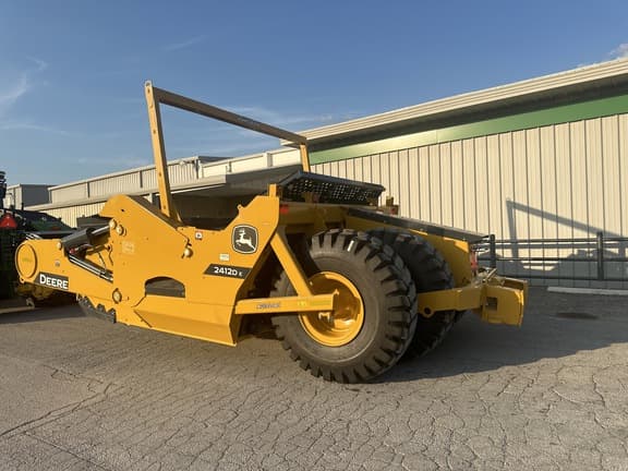 Image of John Deere 2412DE equipment image 2