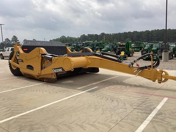 Image of John Deere 2412DE equipment image 4
