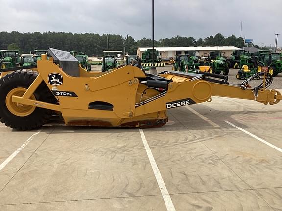 Image of John Deere 2412DE equipment image 3