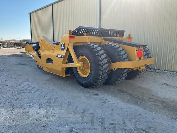 Image of John Deere 2412DE equipment image 2