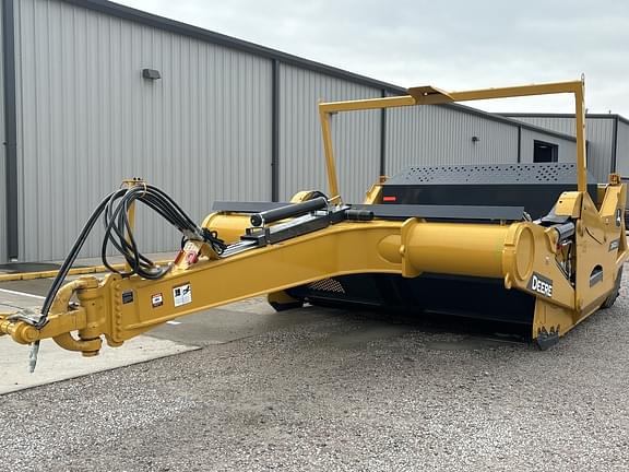 Image of John Deere 2412DE equipment image 1