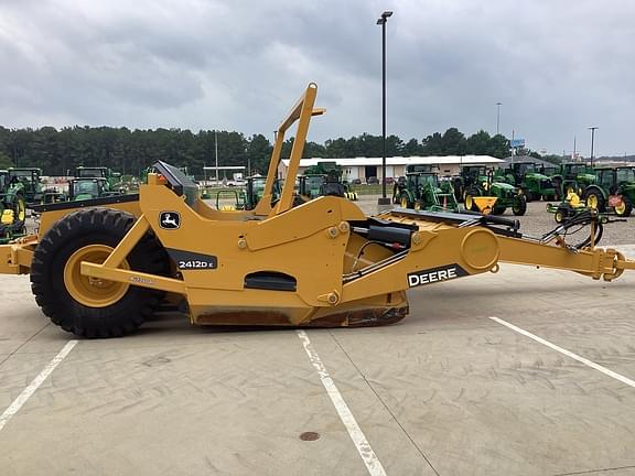 Image of John Deere 2412DE equipment image 3