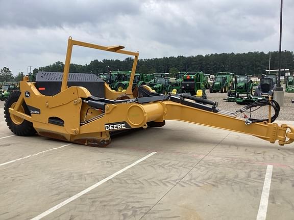 Image of John Deere 2412DE equipment image 4