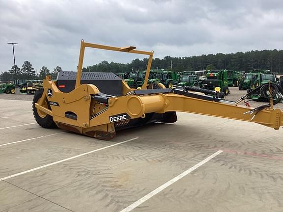 Image of John Deere 2412DE equipment image 4
