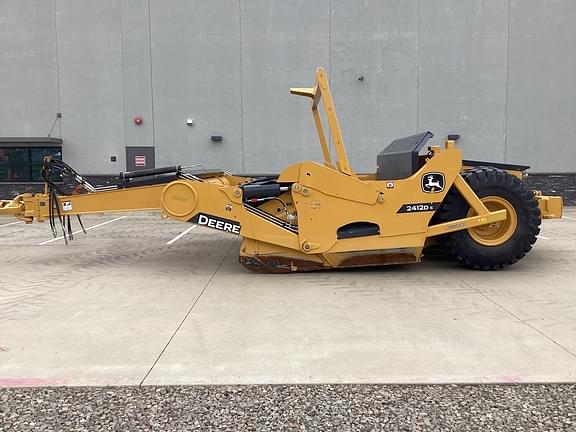 Image of John Deere 2412DE Primary image