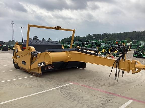 Image of John Deere 2412DE equipment image 4