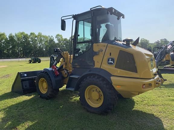 Image of John Deere 244P equipment image 3