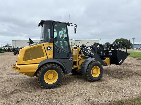 Image of John Deere 244P equipment image 3