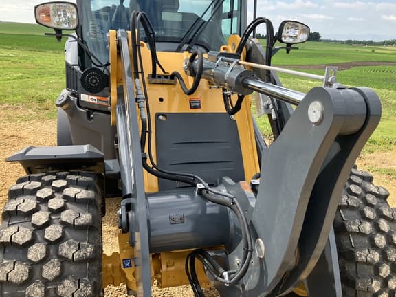 Image of John Deere 244P equipment image 4