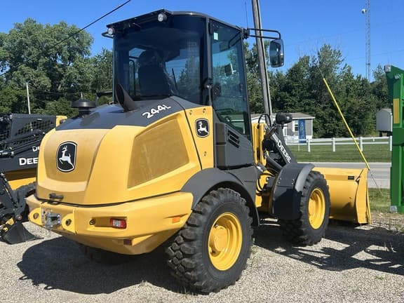 Image of John Deere 244L equipment image 1