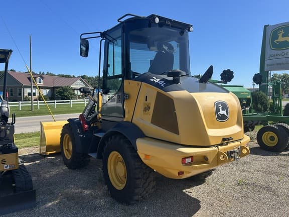 Image of John Deere 244L equipment image 3