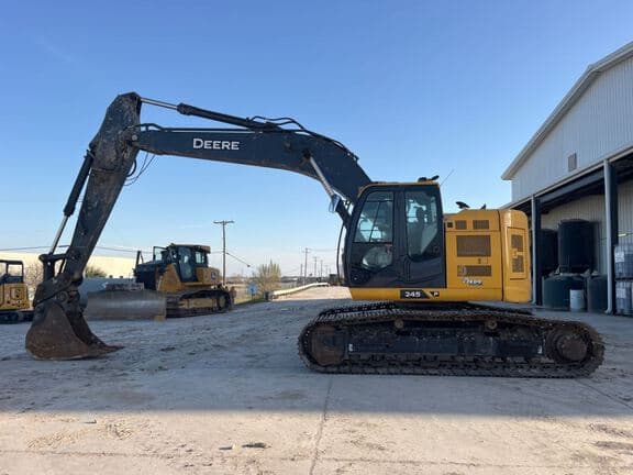 Image of John Deere 245P equipment image 1