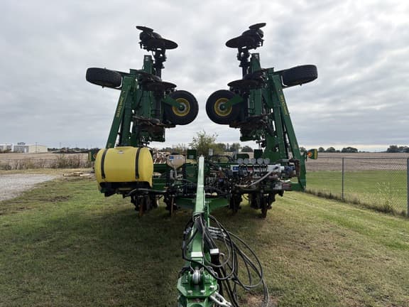 Image of John Deere 2510H equipment image 3
