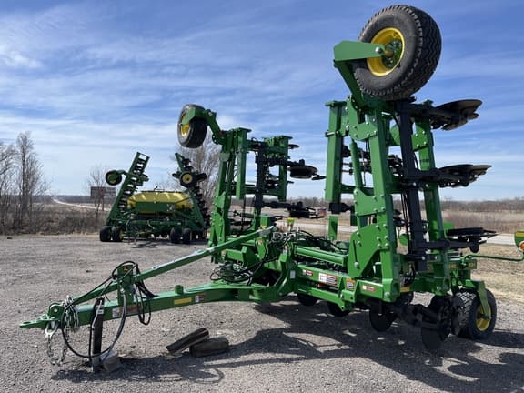 Image of John Deere 2510H equipment image 2