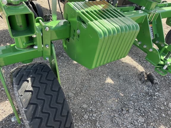 Image of John Deere 2510H equipment image 1