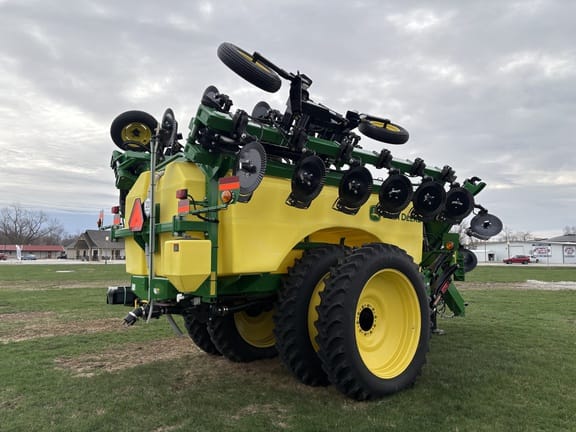 2024 John Deere 2530L Equipment Image0