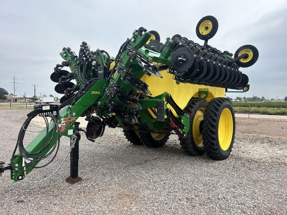 2024 John Deere 2530L Equipment Image0
