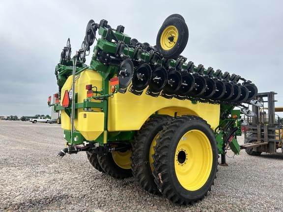 Image of John Deere 2530L equipment image 4