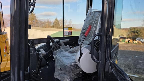 Image of John Deere 26P equipment image 4