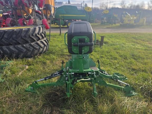 Image of John Deere 260B Image 1