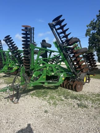 Image of John Deere 2623 equipment image 1