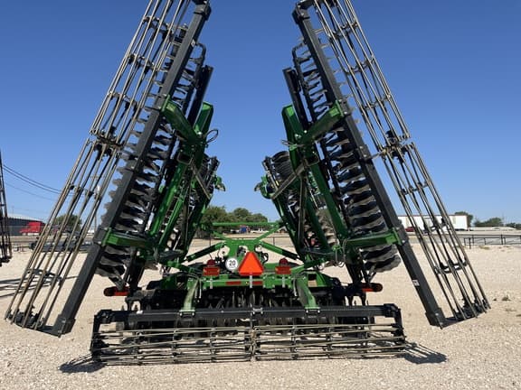 Image of John Deere 2623VT equipment image 3