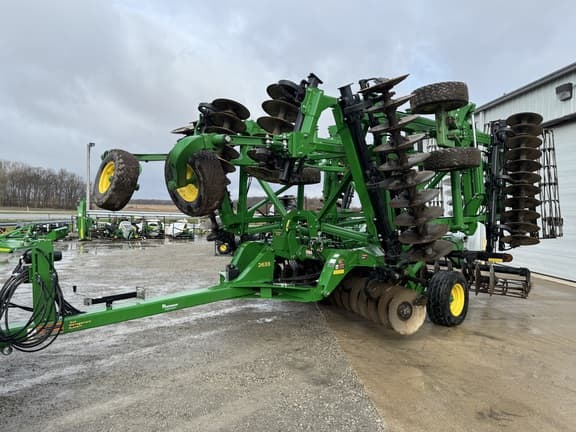 Image of John Deere 2633 equipment image 1