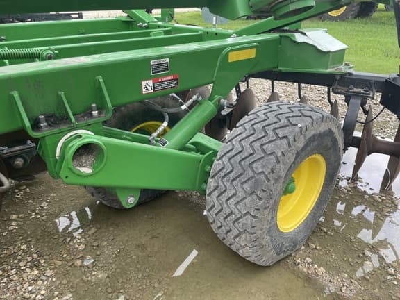 Image of John Deere 2633 equipment image 1