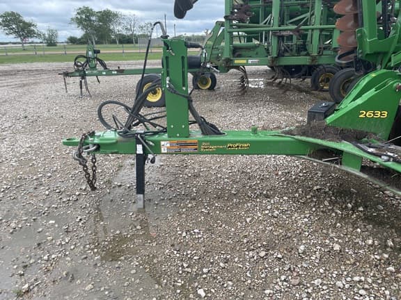 Image of John Deere 2633 equipment image 2