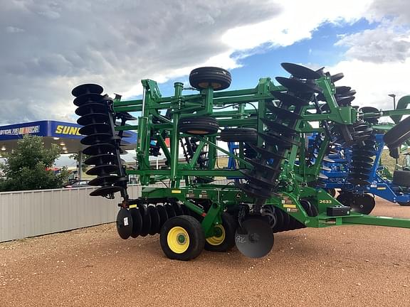 Image of John Deere 2633 equipment image 1