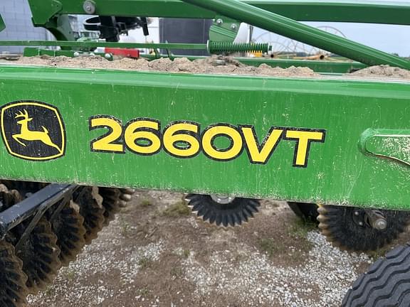 Image of John Deere 2660VT equipment image 3