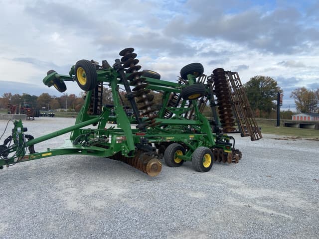 Image of John Deere 2660VT equipment image 3