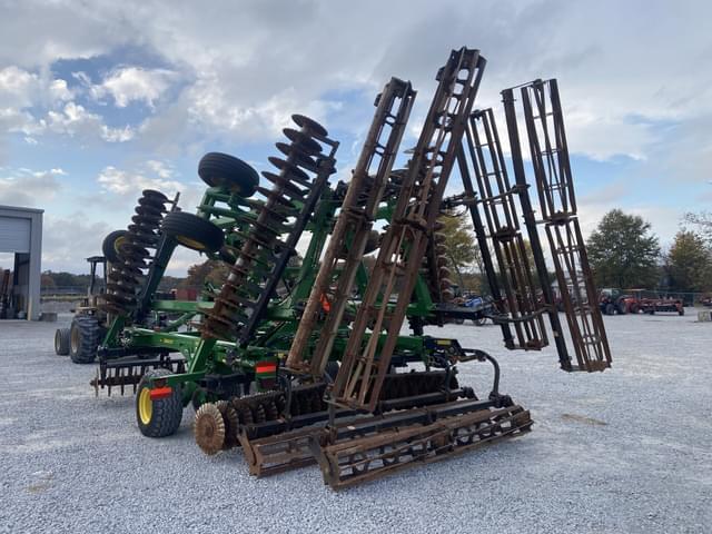 Image of John Deere 2660VT equipment image 4