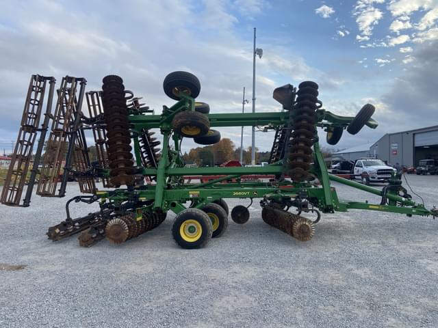 Image of John Deere 2660VT equipment image 1