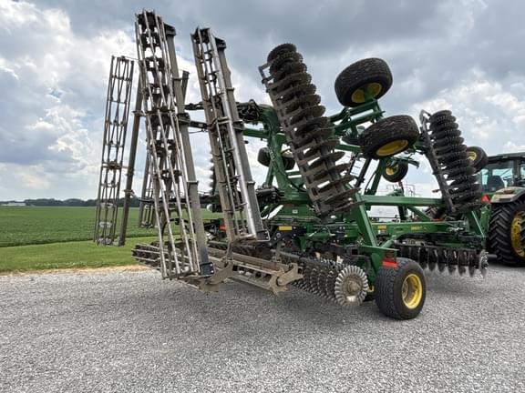 Image of John Deere 2660VT equipment image 4